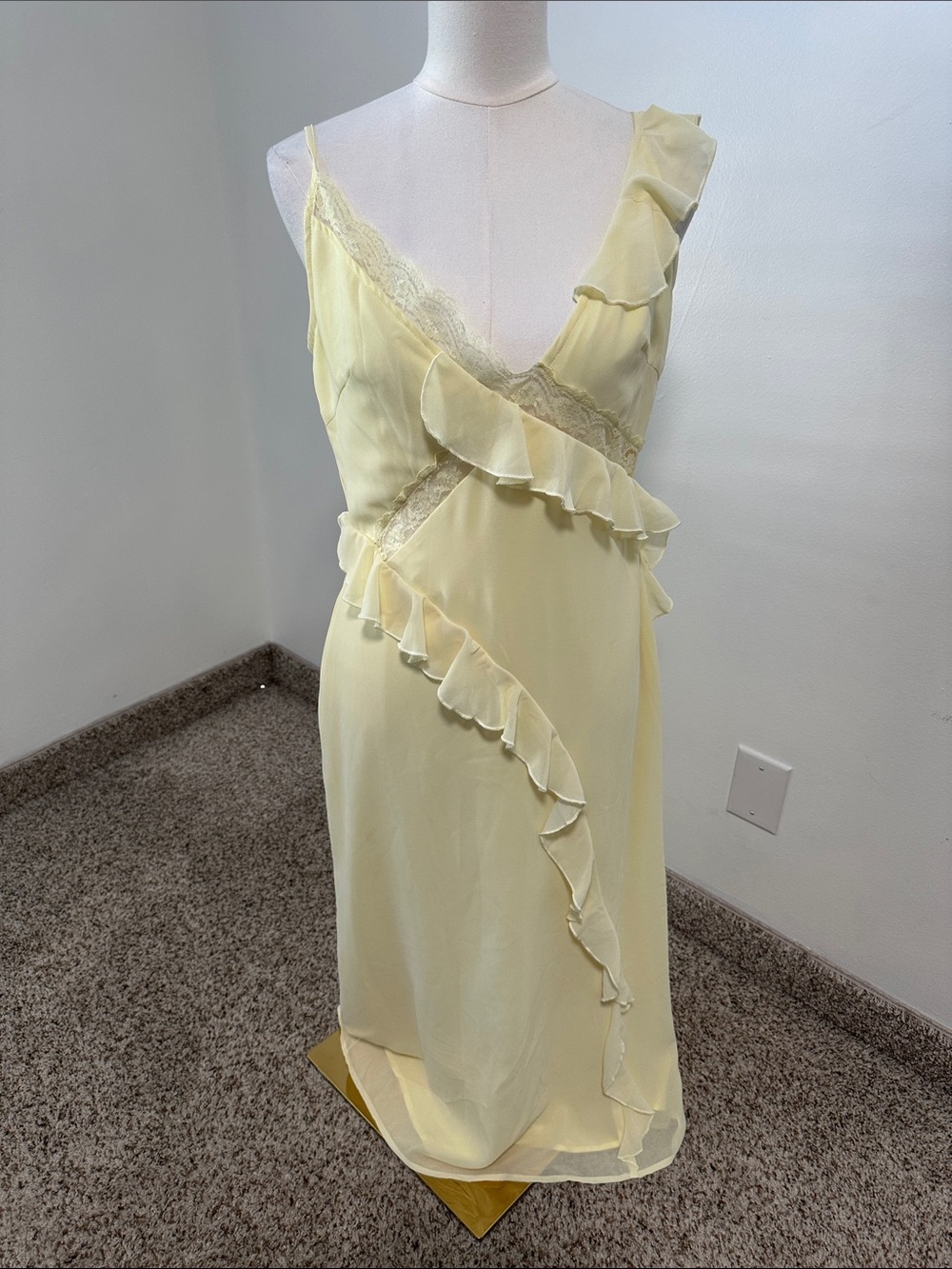 🧁 NWT Boohoo Gown Maxi Dress